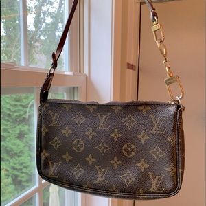 Louis Vuitton Monogram Pochette